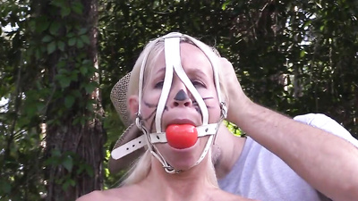 Японскими школьницами