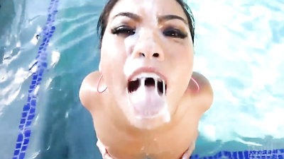 Узкий пизда скачет от толстый член