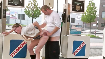 Я отличала своей подруге писю